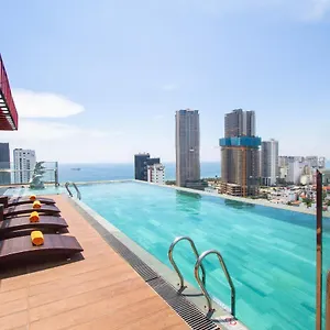 Cordial Grand - Infinity Rooftop Pool Da Nang